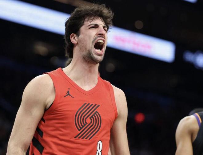 开拓者力克太阳晋级季后赛 阿夫迪亚41分成关键