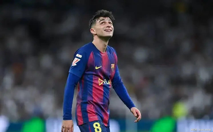 巴萨伤病危机下逆袭西甲领跑