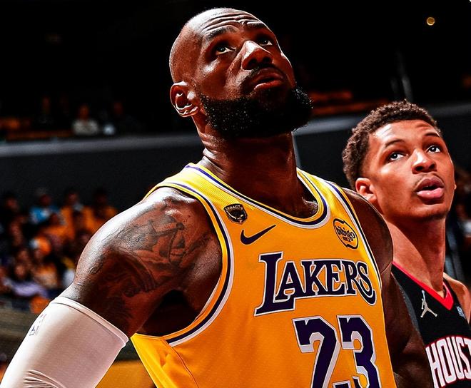 老詹19+8+13+13助攻创纪录，湖人擒火箭