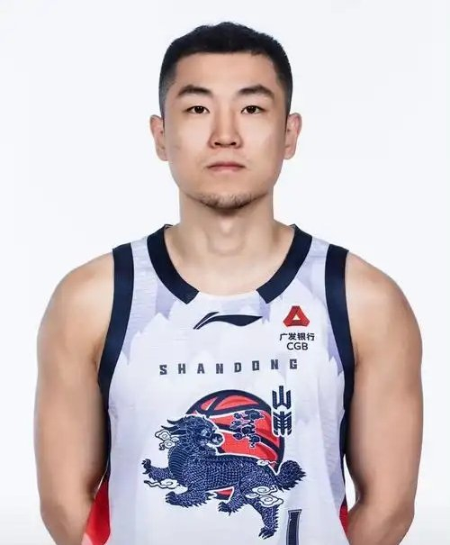 高诗岩未登场引争议，邱彪解释伤病保护